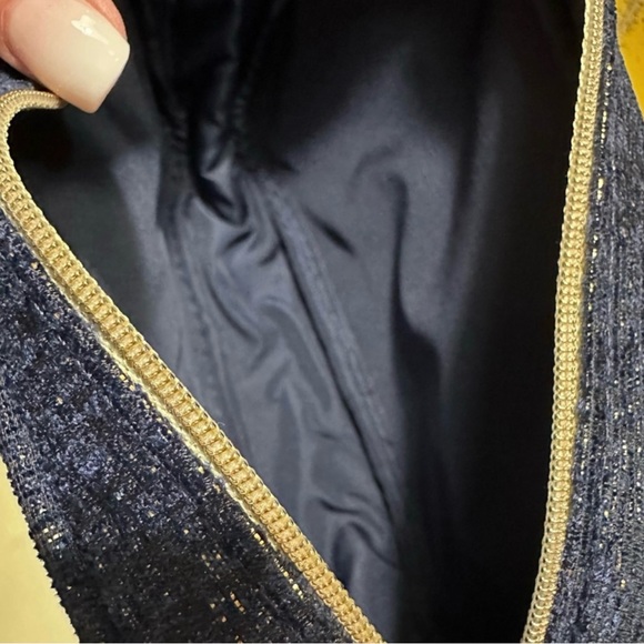 NEW CHANEL MAKEUP BAG DENIM NAVY BLUE HOLIDAY LIMITED EDITION in GOLD CHANEL BOX - Picture 3 of 7